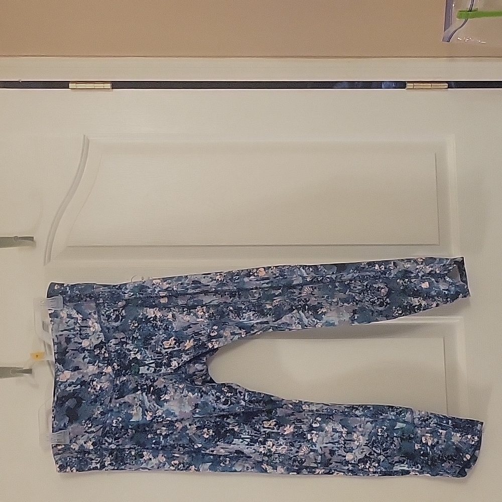 Jockey Essentials, Large, Multi-colored Print, Tulip Hem Leggings.